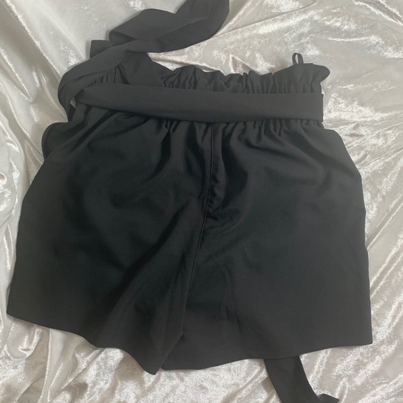 NWT black high waisted bow tie shorts size small - Picture 11 of 13